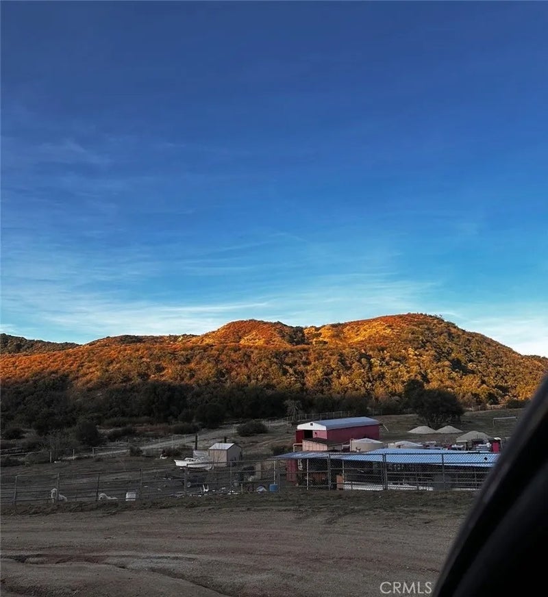 9895 Mias Canyon