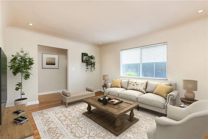5623 Gracewood