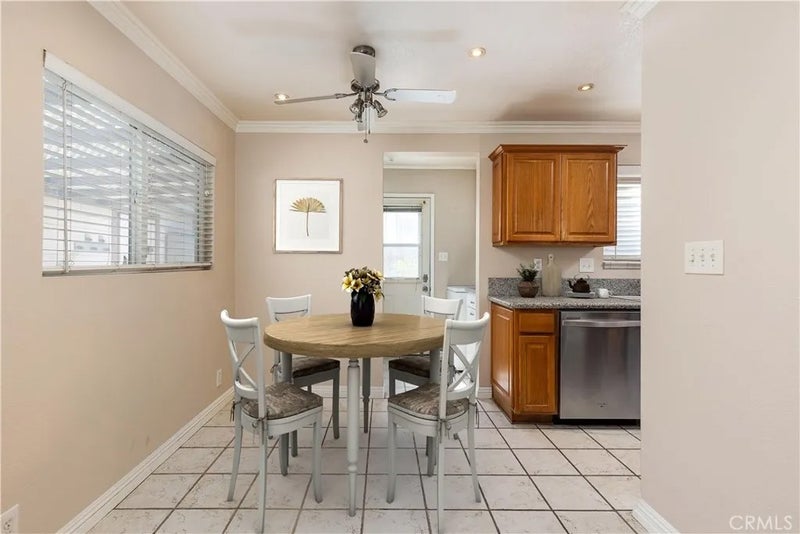 5623 Gracewood