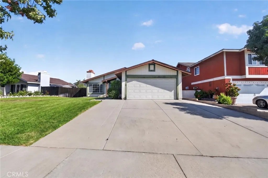 1141 Fallbrook Drive