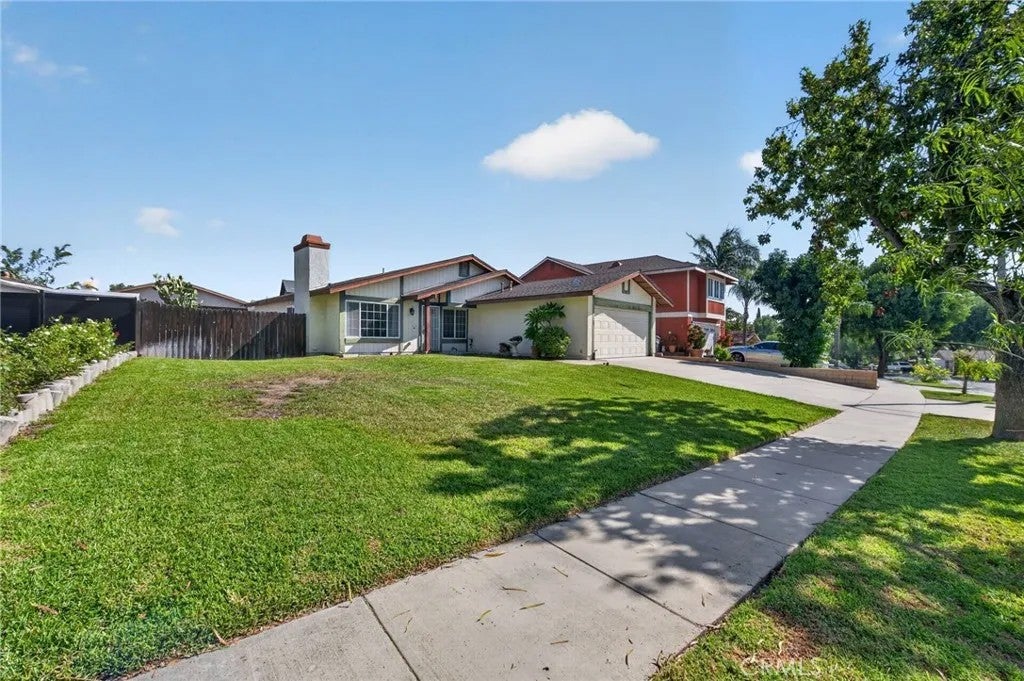 1141 Fallbrook Drive