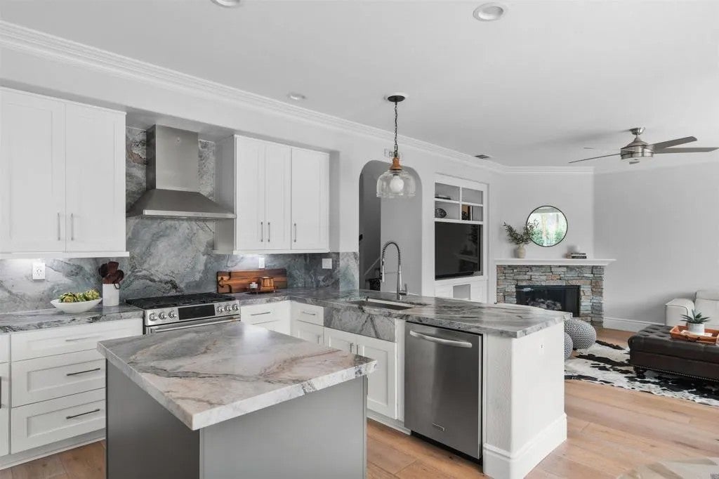 6658 Towhee Lane