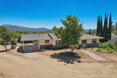 Photo of 3158 Mary Ln, Escondido, CA 92025 (MLS # NDP2607740)