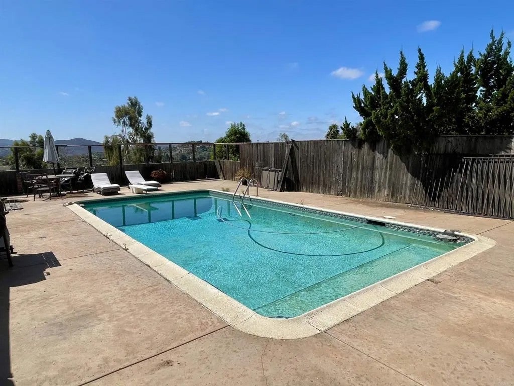 3158 Mary Ln