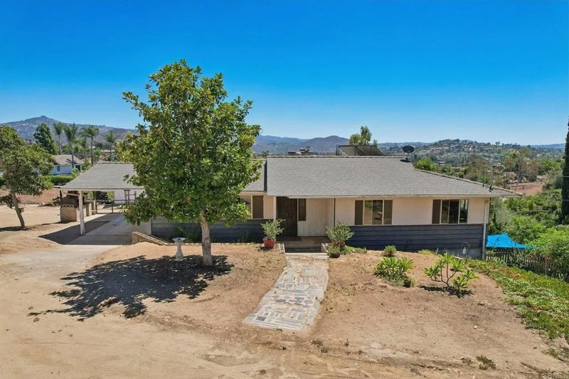 3158 Mary Ln