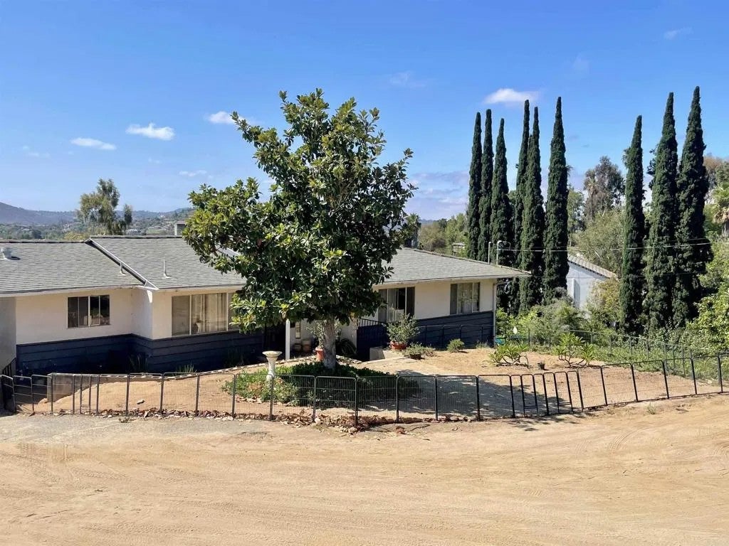 3158 Mary Ln