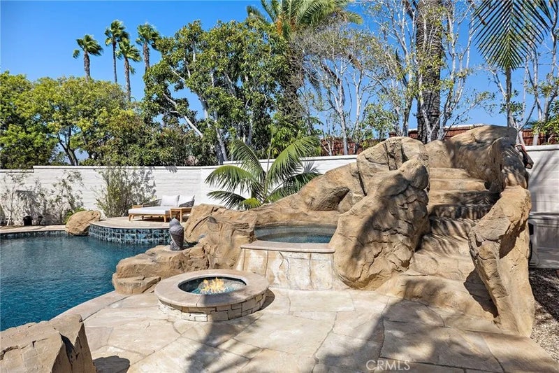 6403 Royal Grove