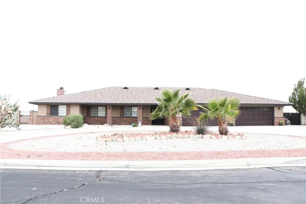 Photo of 16324 Crown Valley, Apple Valley, CA 92307 (MLS # OC26079613)