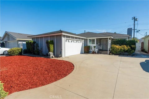 Photo of 1546 W 186th Street, Gardena, CA 90248 (MLS # SB26195002)