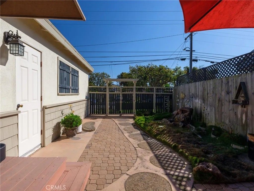 Photo of 2205 Pacific Ave, Manhattan Beach, CA 90266 (MLS # PV26034443)
