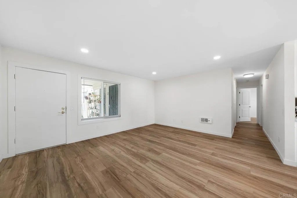 3825 Van Dyke Ave Apt 3