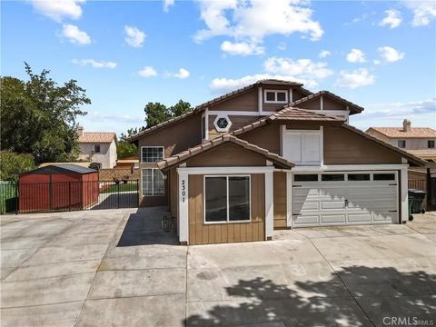 Photo of 2301 Tucson St, Lancaster, CA 93535 (MLS # SR25252561)