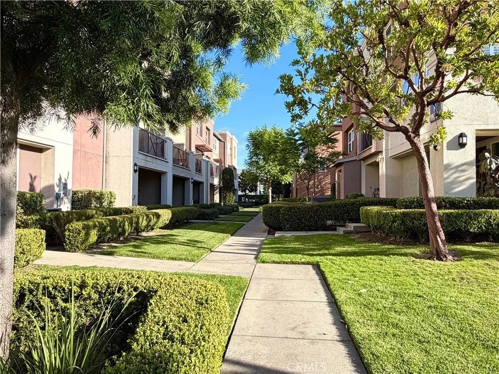 500 N Willowbrook M3