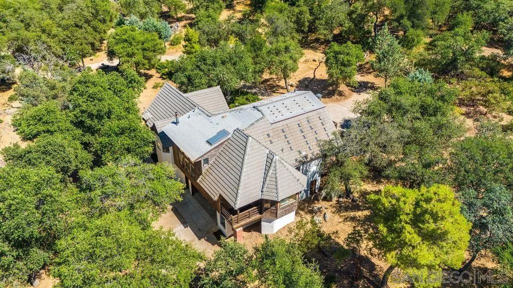 1308 Lakedale Rd