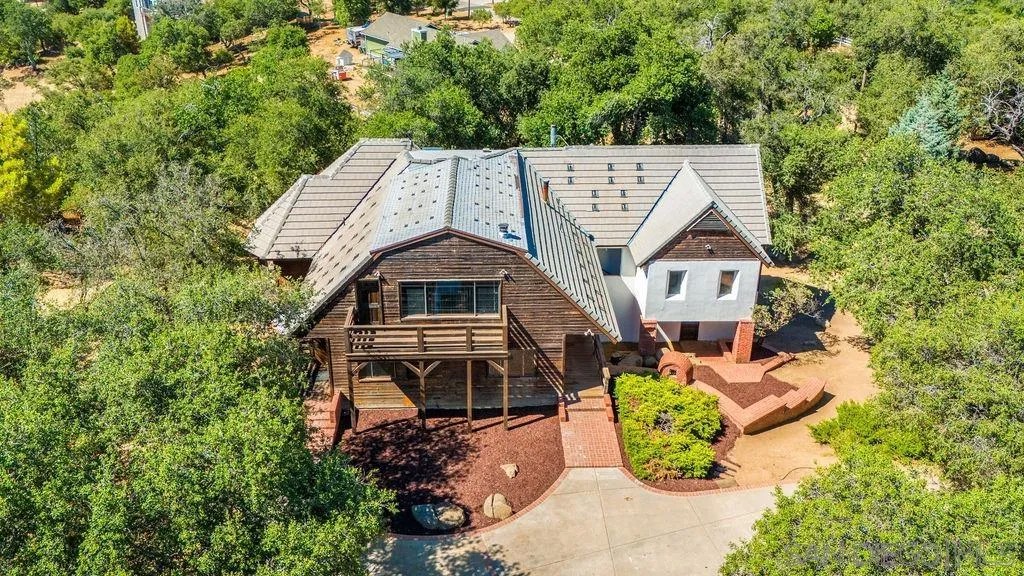 1308 Lakedale Rd