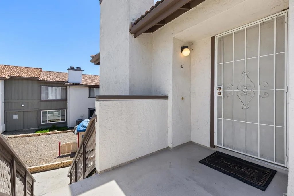 9872 Shirley Gardens Drive 4