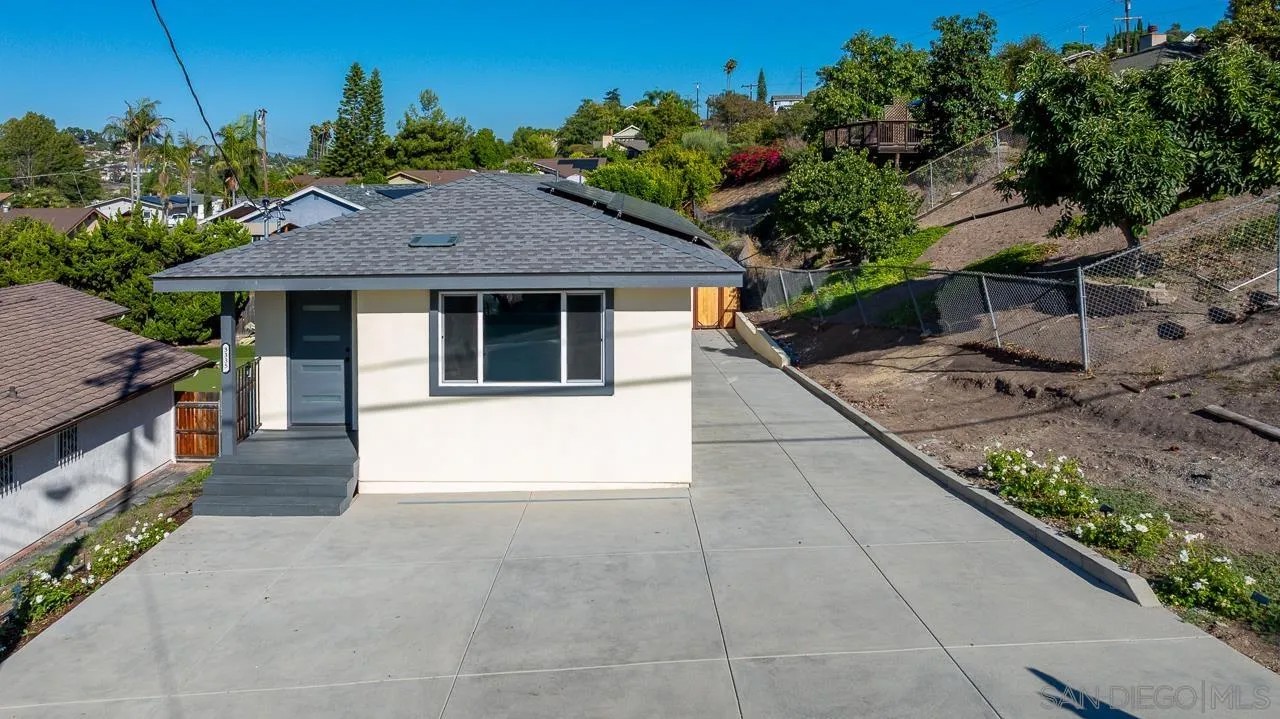 3335-37 S Barcelona St