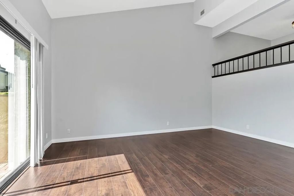 Photo of 3304 Caminito Eastbluff #142, La Jolla, CA 92037 (MLS # 250041047)