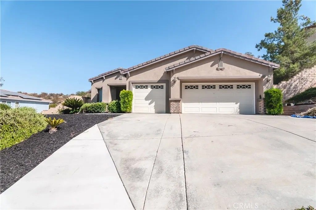 Photo of 29248 Sandpiper Dr, Lake Elsinore, CA 92530 (MLS # WS26005486)