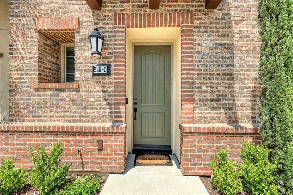 Photo of 925 Clementine Court #C, Azusa, CA 91702 (MLS # WS26069988)