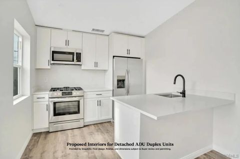 Tiny photo for 2146 Franklin Ave, San Diego, CA 92113 (MLS # 250042187)