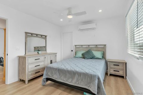 Tiny photo for 2146 Franklin Ave, San Diego, CA 92113 (MLS # 250042187)