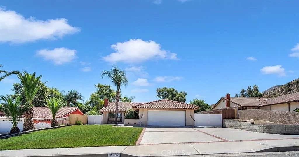 Photo of 33202 Blanche Drive, Lake Elsinore, CA 92530 (MLS # SW26021290)