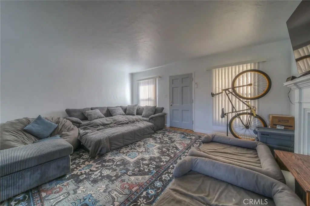 4325 Athens