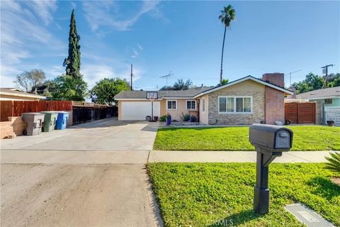 Photo of 8738 San Vicente Ave, Riverside, CA 92503 (MLS # IV26011621)