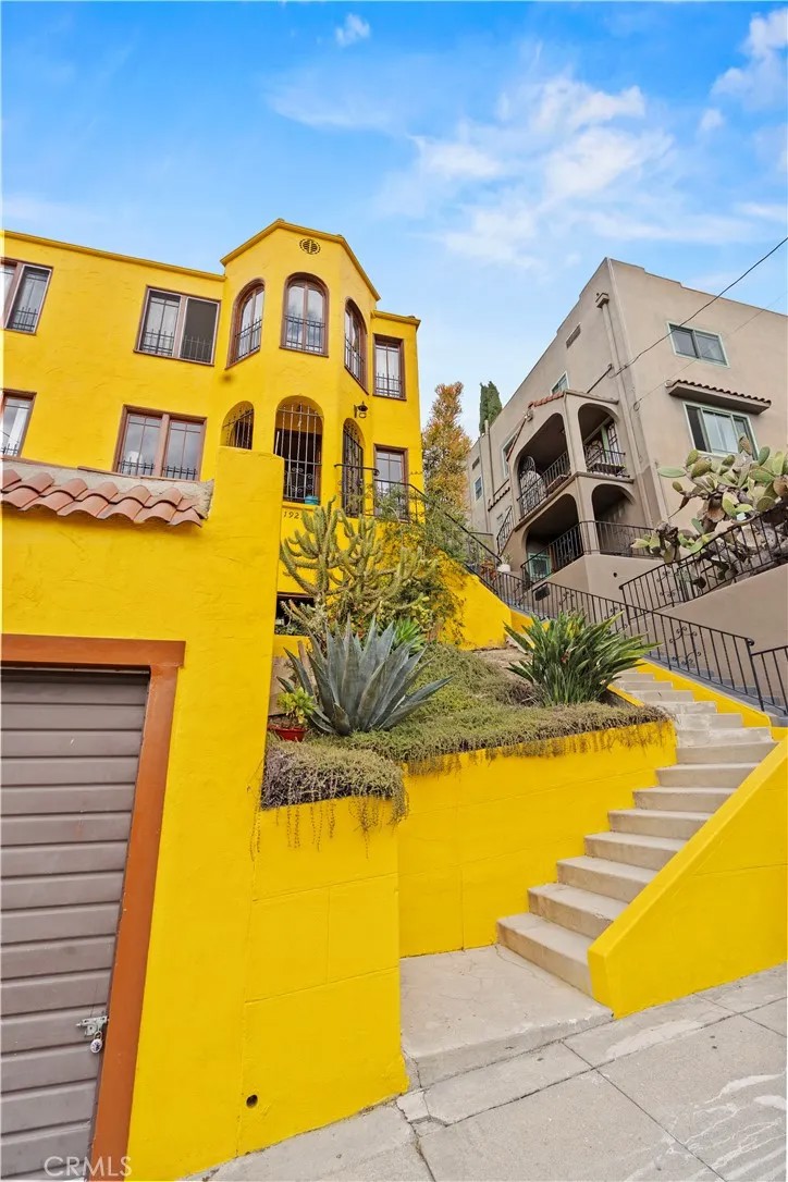 1919 Scott Avenue