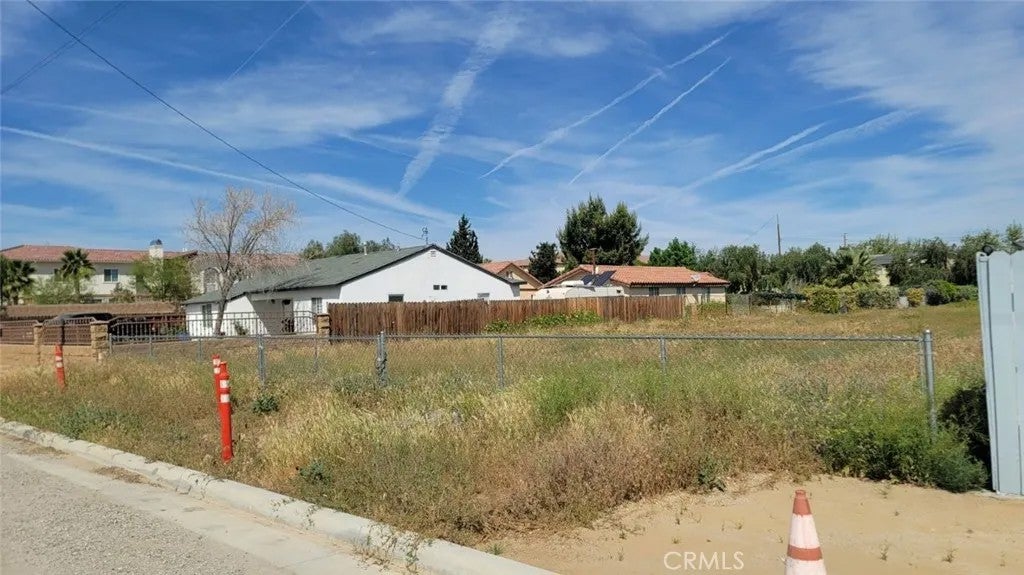 Photo of 38733 15th ST, Palmdale, CA 93550 (MLS # SR26218427)