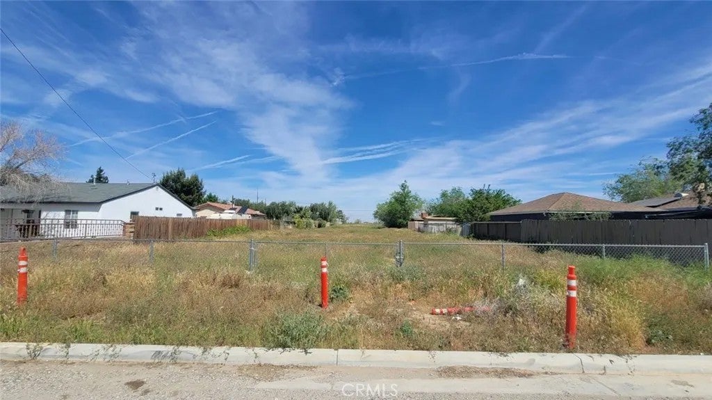 Photo of 38733 15th ST, Palmdale, CA 93550 (MLS # SR26218427)