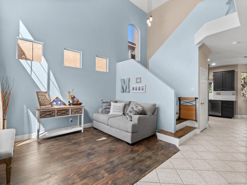 2925 Sunhaven Court