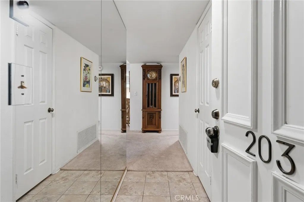 21650 Burbank 203