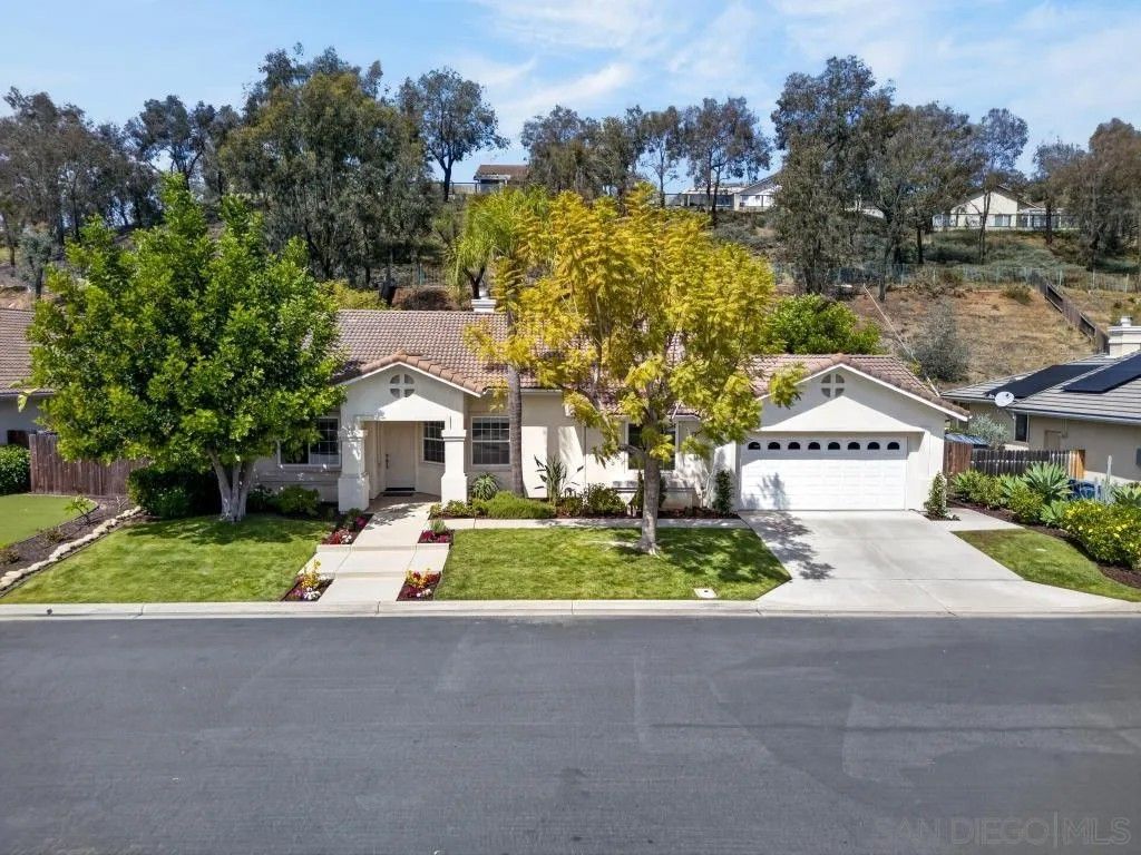Photo of 1531 Knoll Park Glen, Escondido, CA 92029 (MLS # 260010432)