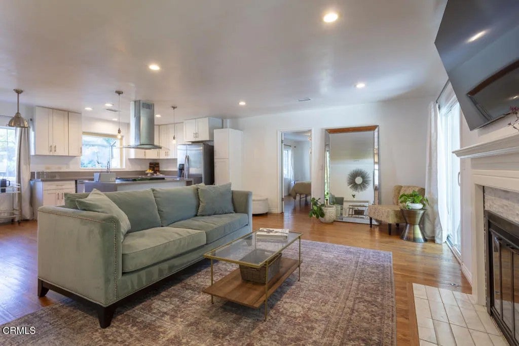 605 Ventura Street