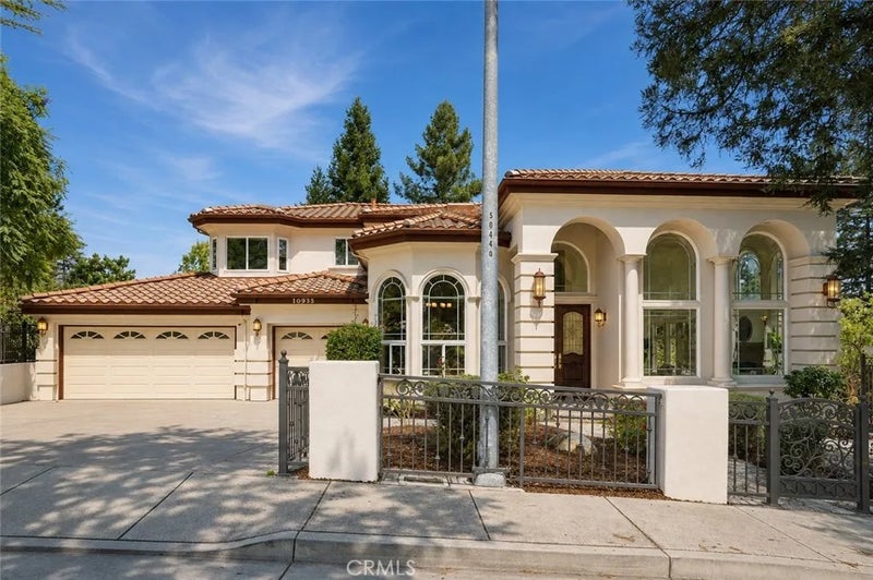 10935 Miramonte