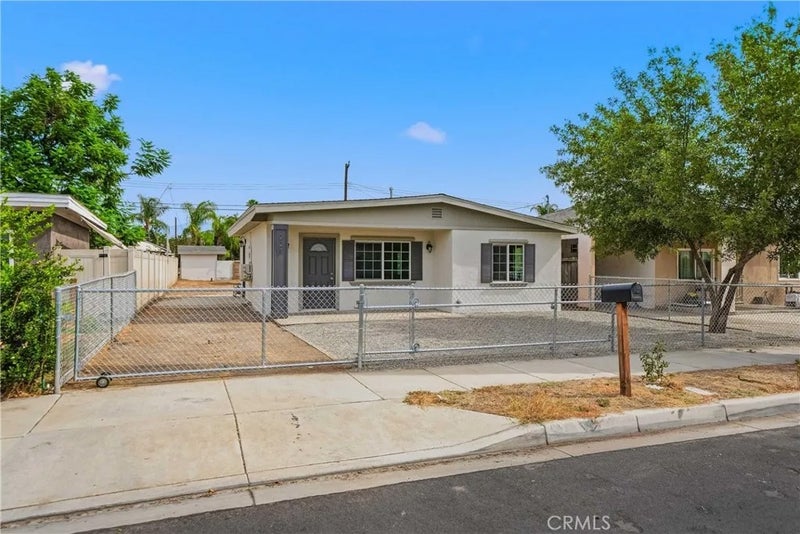 221 Pleasant View