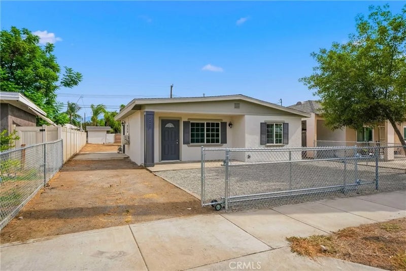 221 Pleasant View