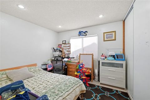 Tiny photo for 7857 Embry Pt, Mira Mesa, CA 92126 (MLS # WS25245829)