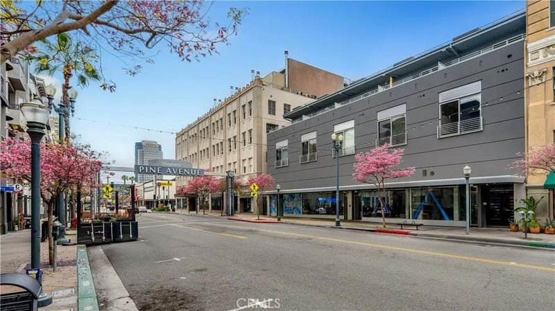 433 Pine Avenue 100