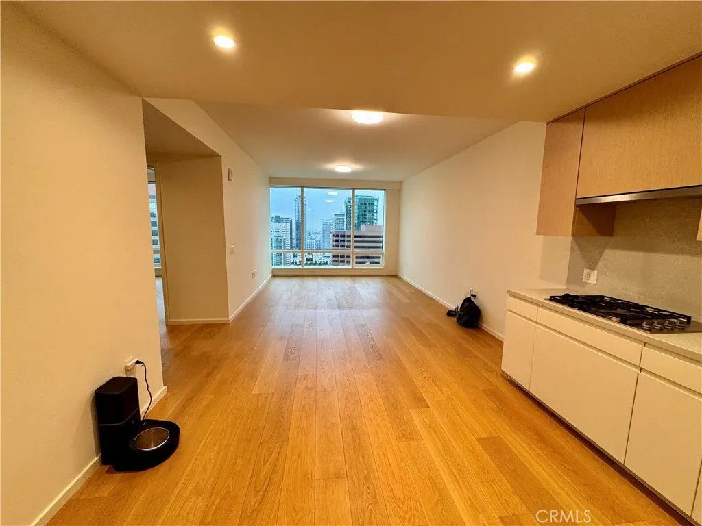 Photo of 877 Francisco #3007, Los Angeles, CA 90017 (MLS # CV26022721)