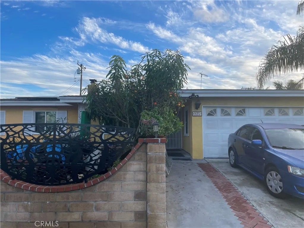 Photo of 825 Sonora Road, Costa Mesa, CA 92626 (MLS # PW26003111)