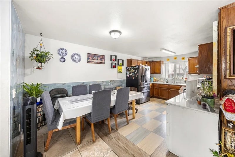 1219 S Downey