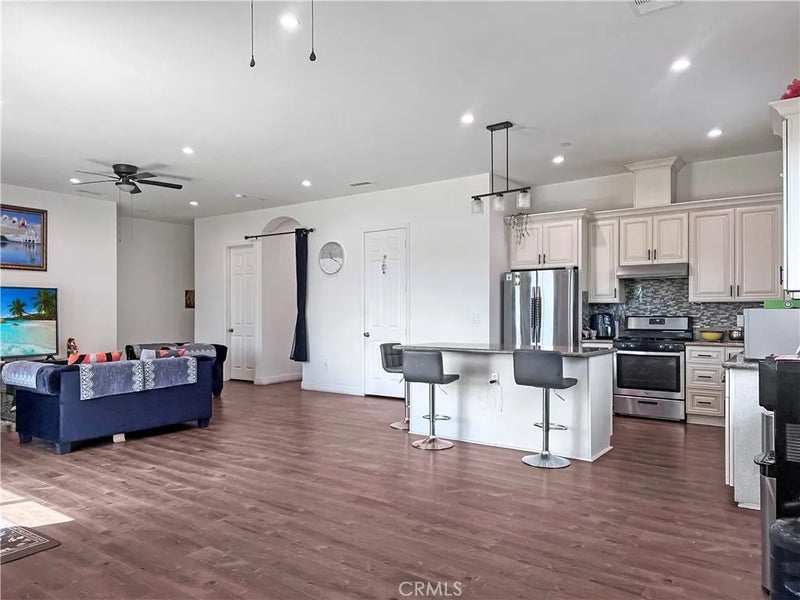 756 S 8th