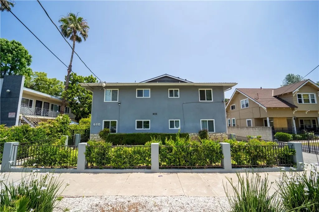 610 N Oakland Avenue