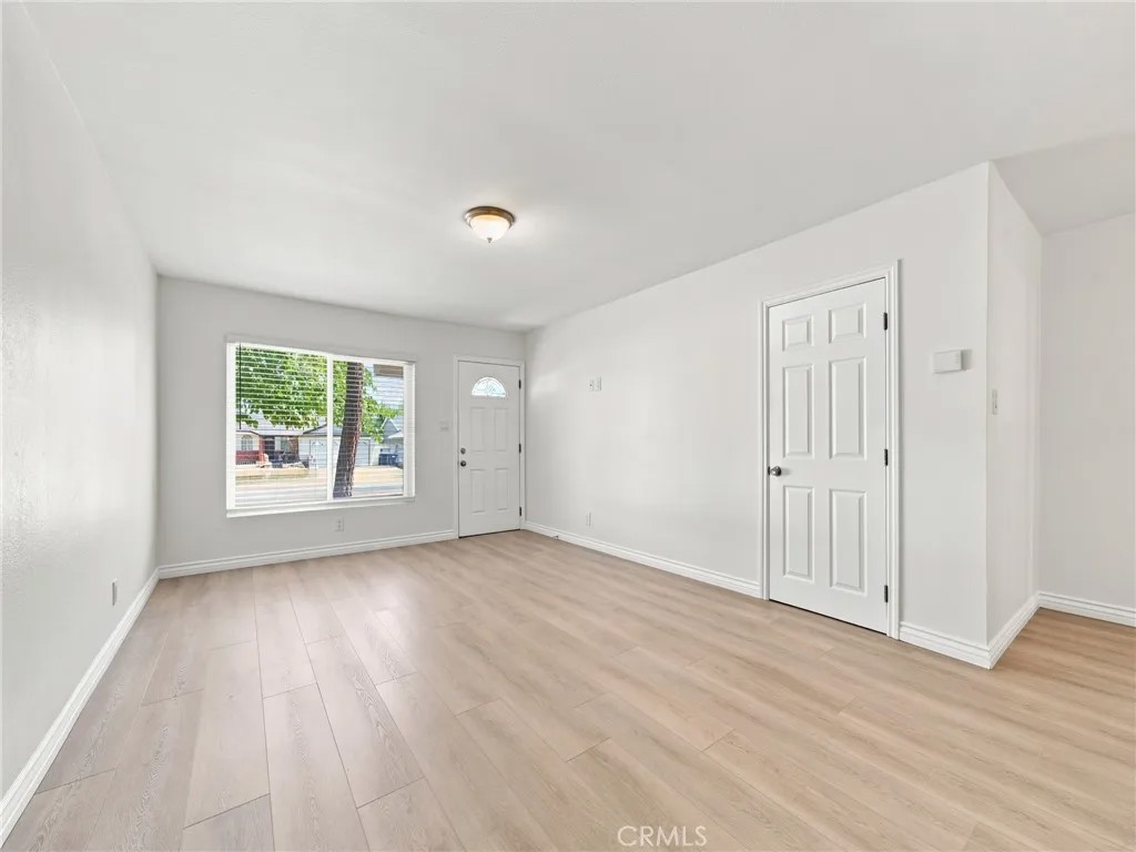 1156 W Avenue J7