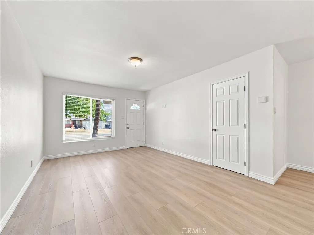 1156 W Avenue J7