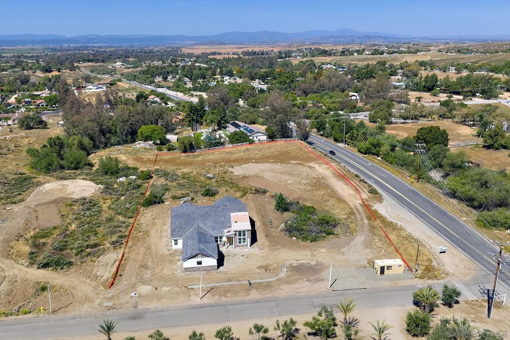 Photo of 39127 Corte Venture, Temecula, CA 92592 (MLS # 260009498)