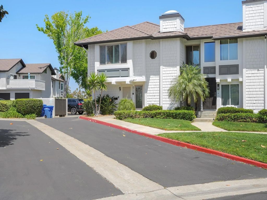 Photo of 872 Hollyhock Ct, Carlsbad, CA 92011 (MLS # 260008454)